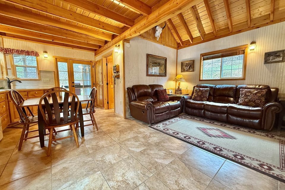 Living room/ kitchen