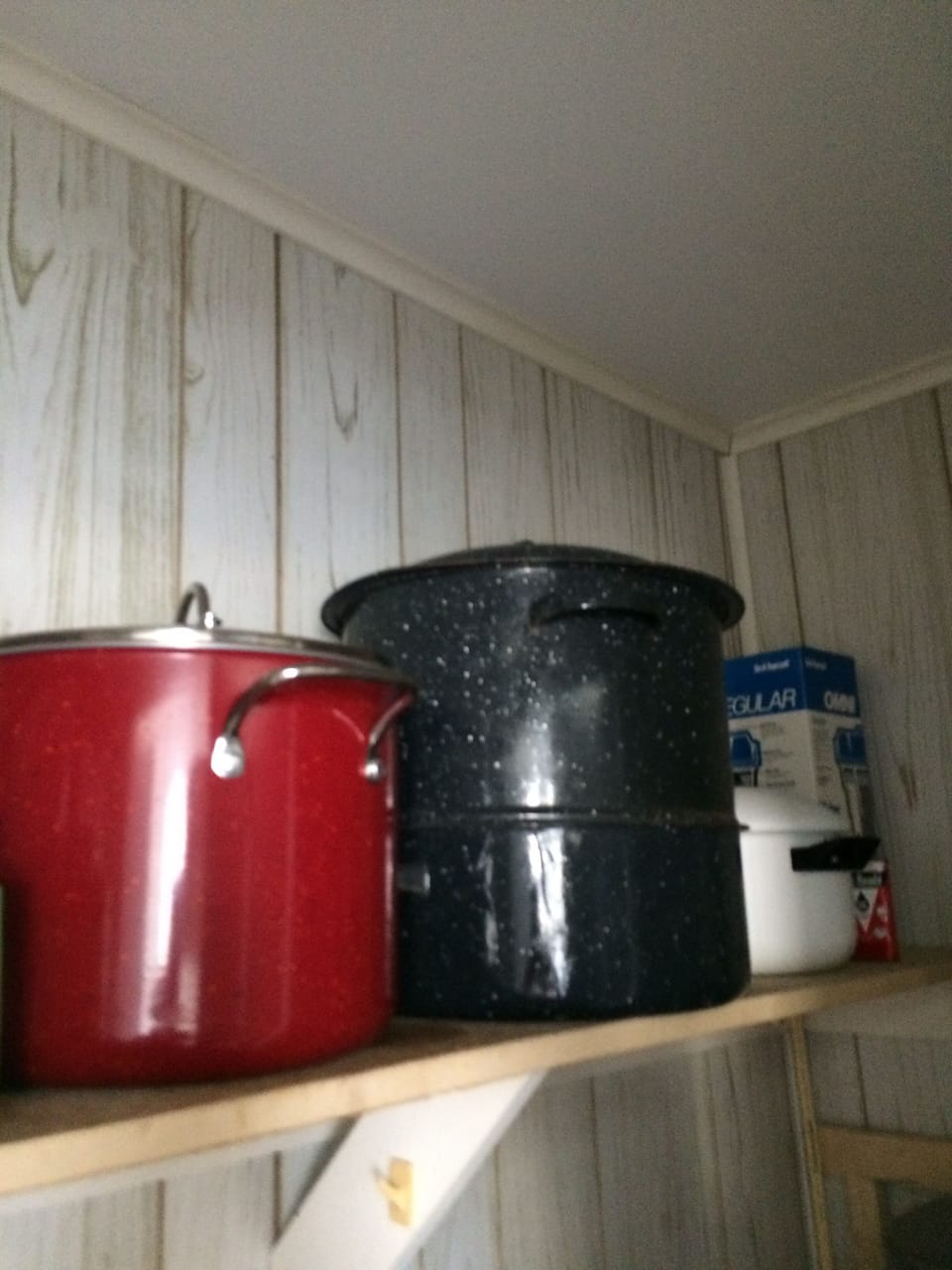 spagetti pot, crab/clam pot, lots of pans