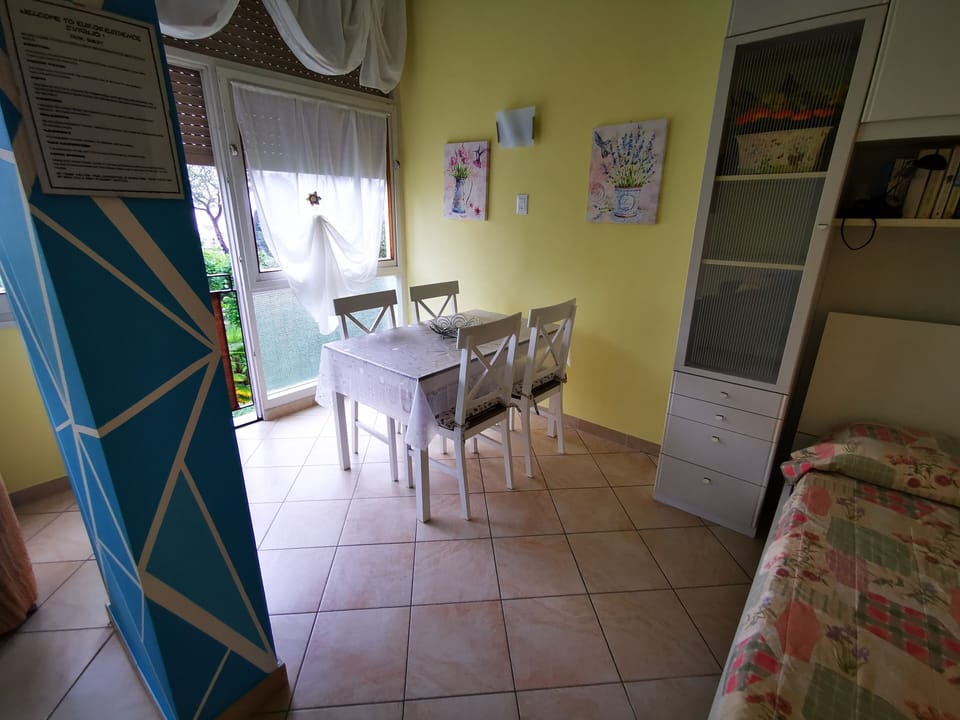 Dining table in Apt.332