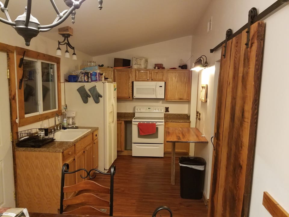 kitchen cooking/prep area