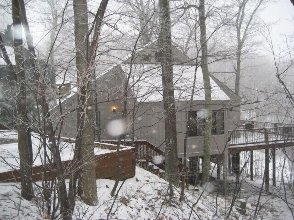 wintergreen cottage...ski slope is to the lower right of photo