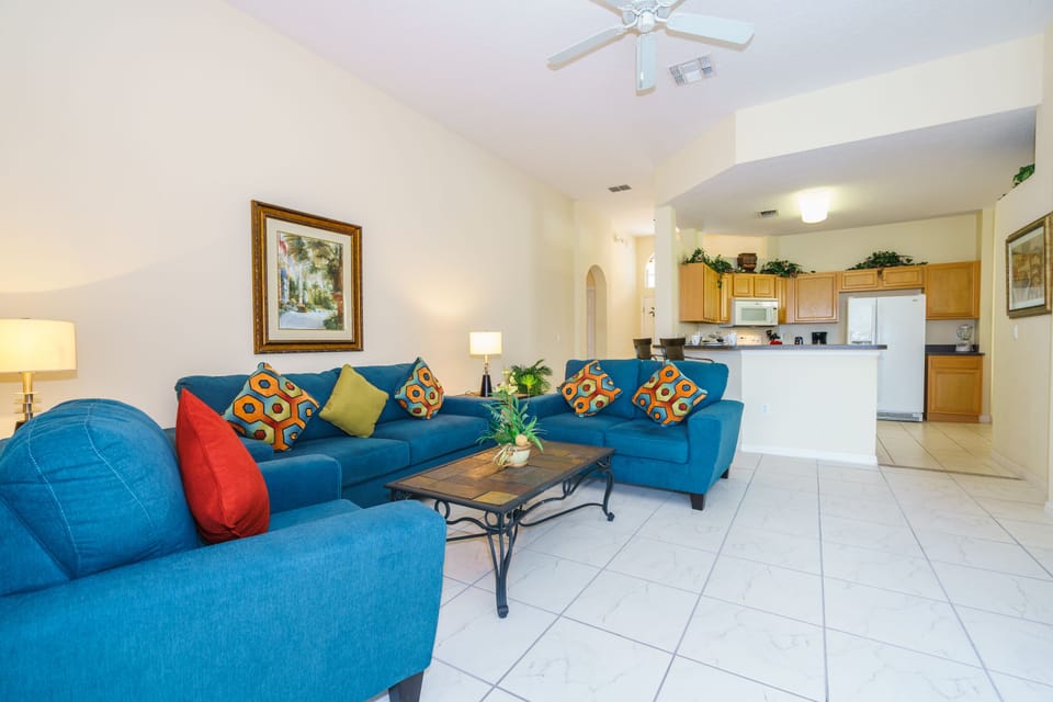 Spacious living room