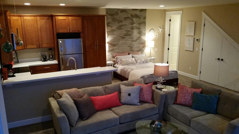 Studio is all new custom construction, completed March 2015, has 9 foot ceilings