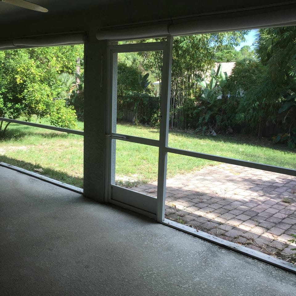 Lanai & backyard