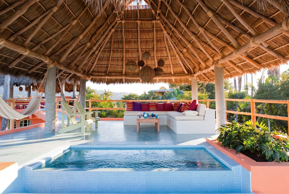 The Living Room and Jacuzzi