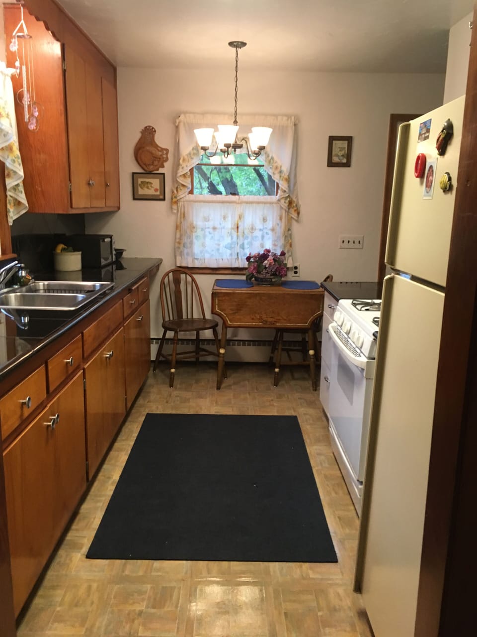 Kitchen entering from livingroom
