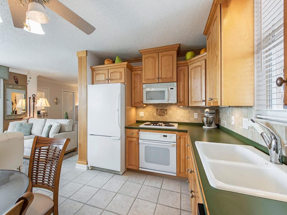 full kitchen with dishwasher
