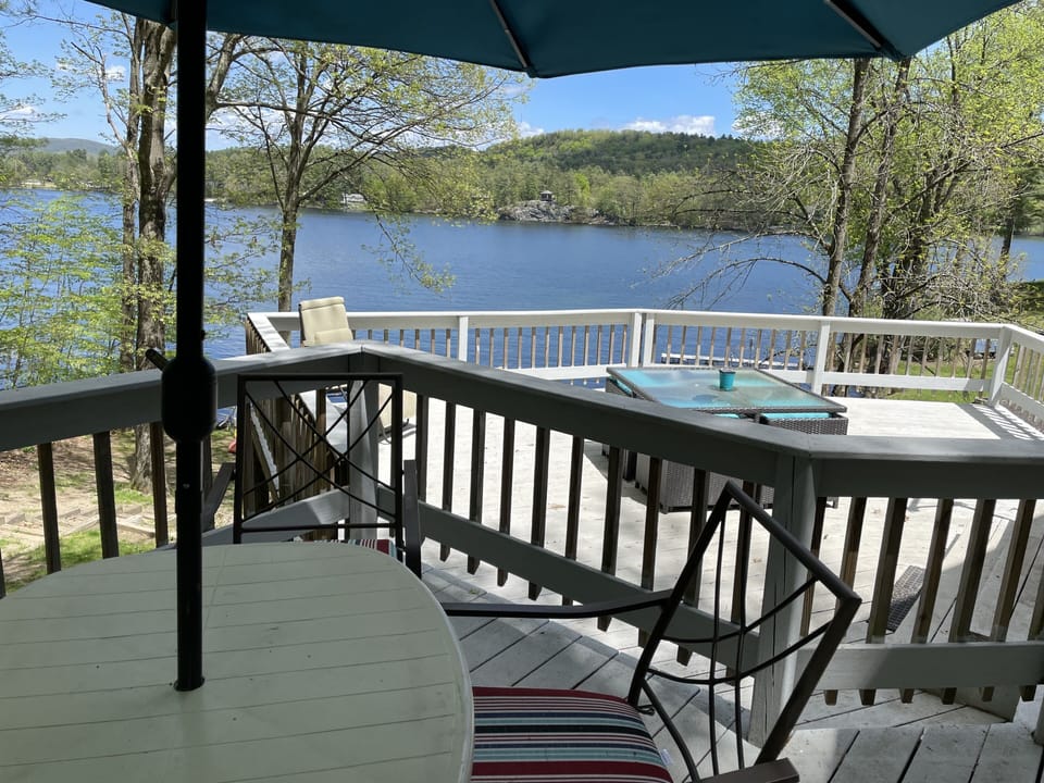 Two level deck with beautiful views of the Lake.
