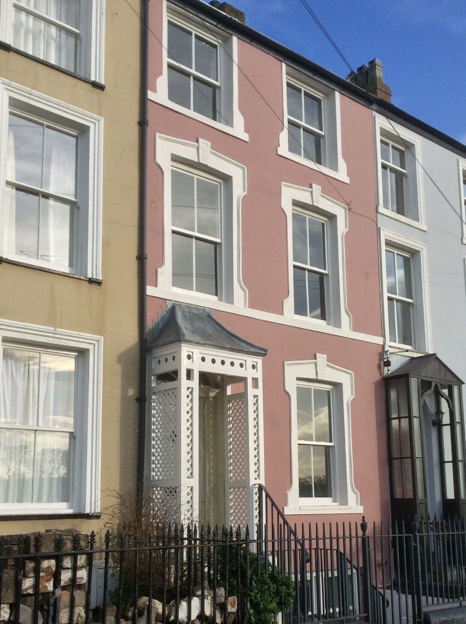Grade 2 Terrace, overlooking the estuary 