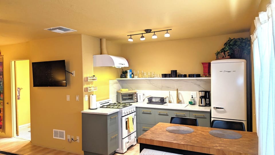Fully equipped kitchen