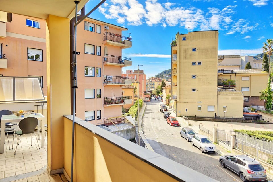 Balcony / Terrace / Patio, Building Exterior