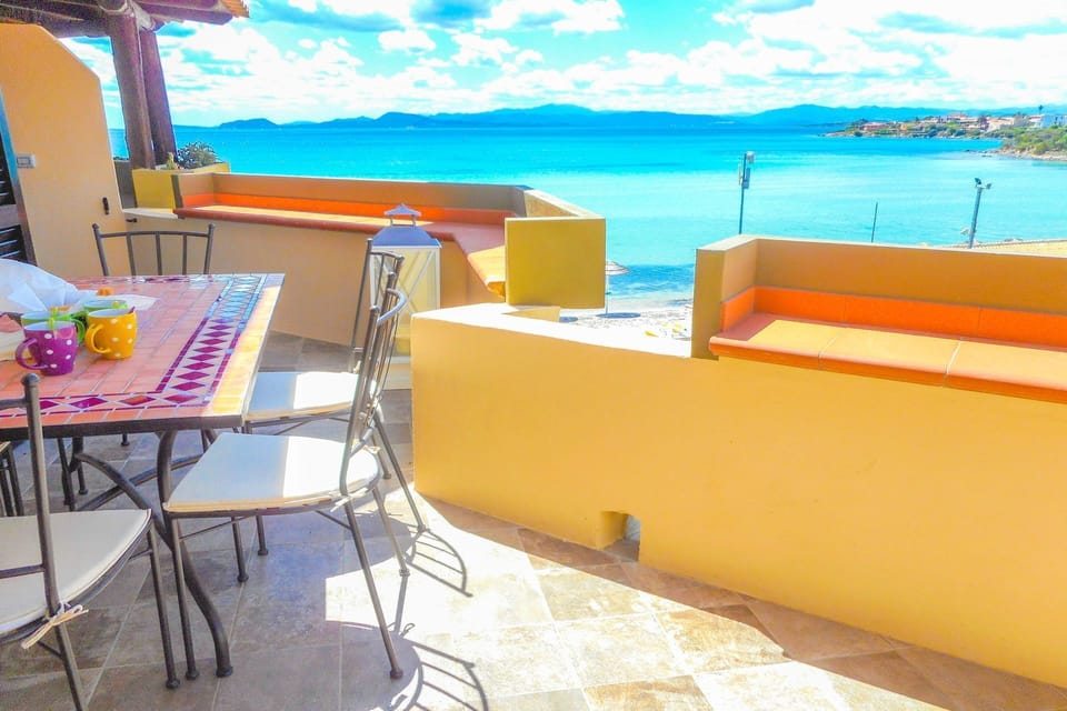 Balcony / Terrace / Patio