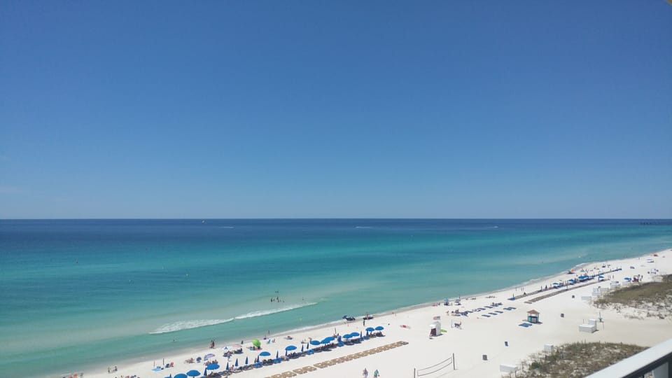 Beautiful white sand and clear water, Gulf of Mexico at Panama City Beach, FL
