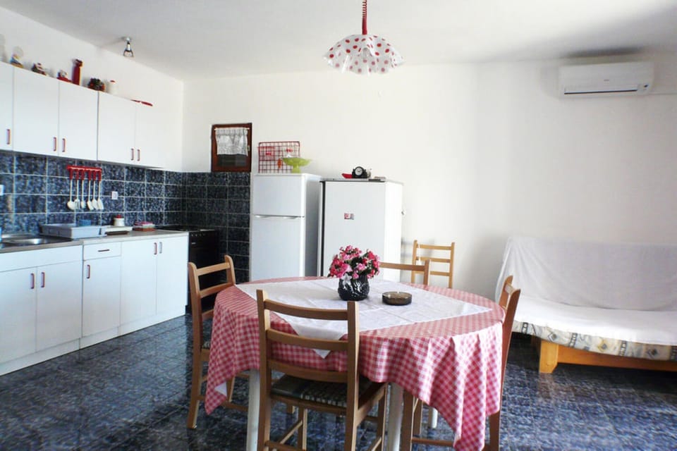 Kitchen and dinning area