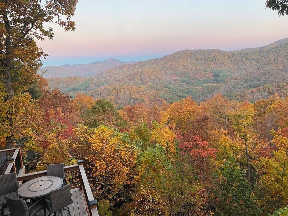 Knobview Retreat in the Fall
