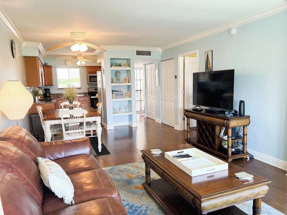 Living Room/ Dining Room