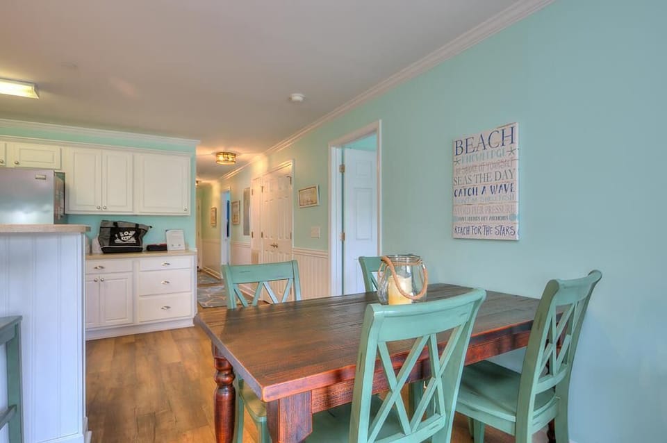 Dining Area
GW 6.9.23