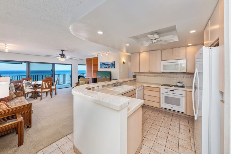 Fully equipped kitchen with Ocean view