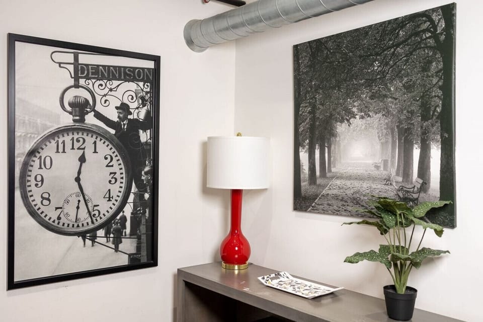 Contemporary Room Accent