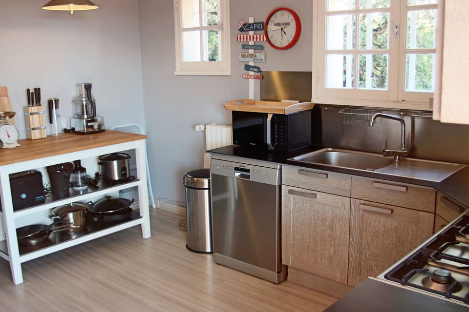 fully equipped kitchen