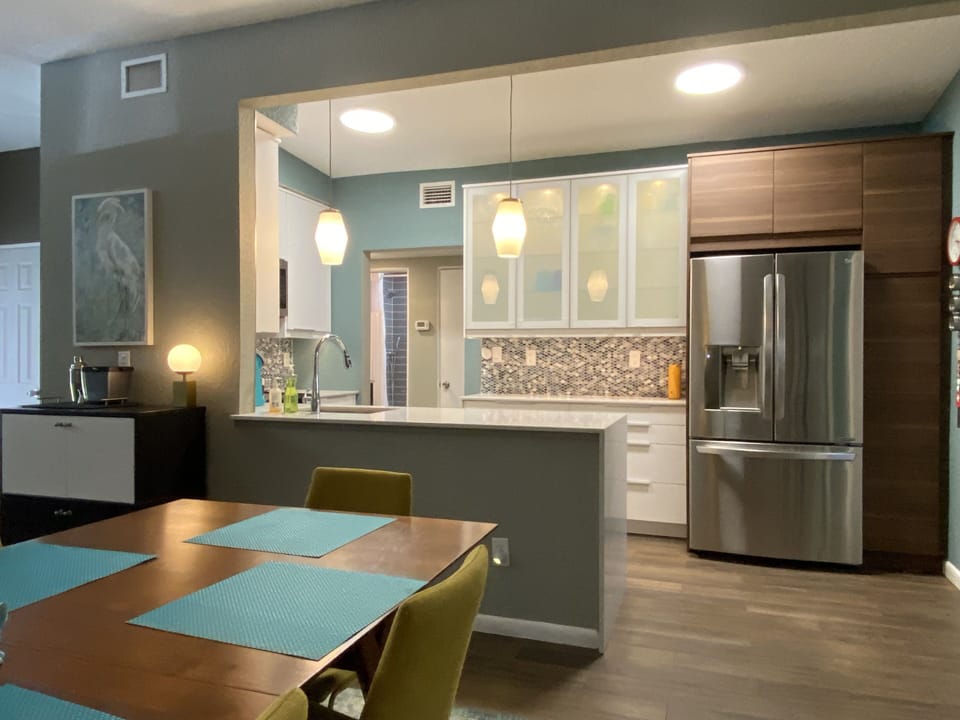 Bright open kitchen!