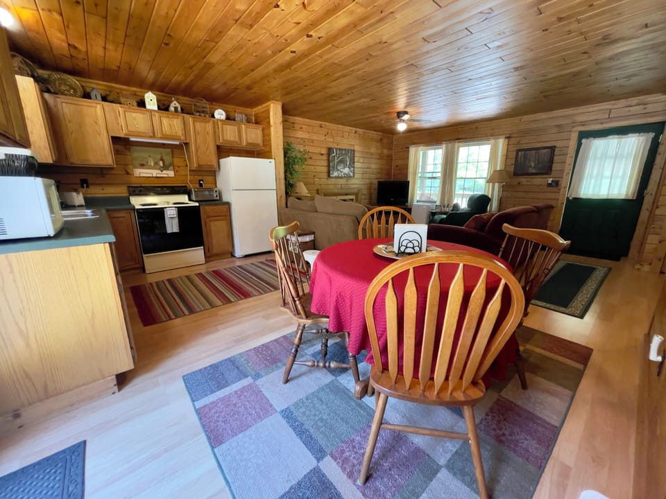 Kitchen/dining area