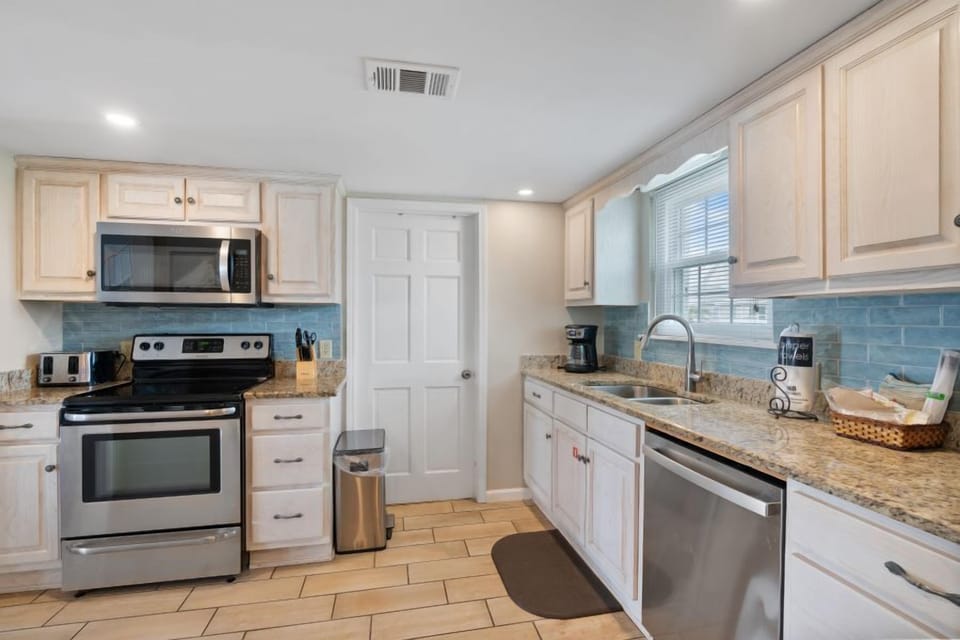 Sunset Daze Fully Equipped Kitchen