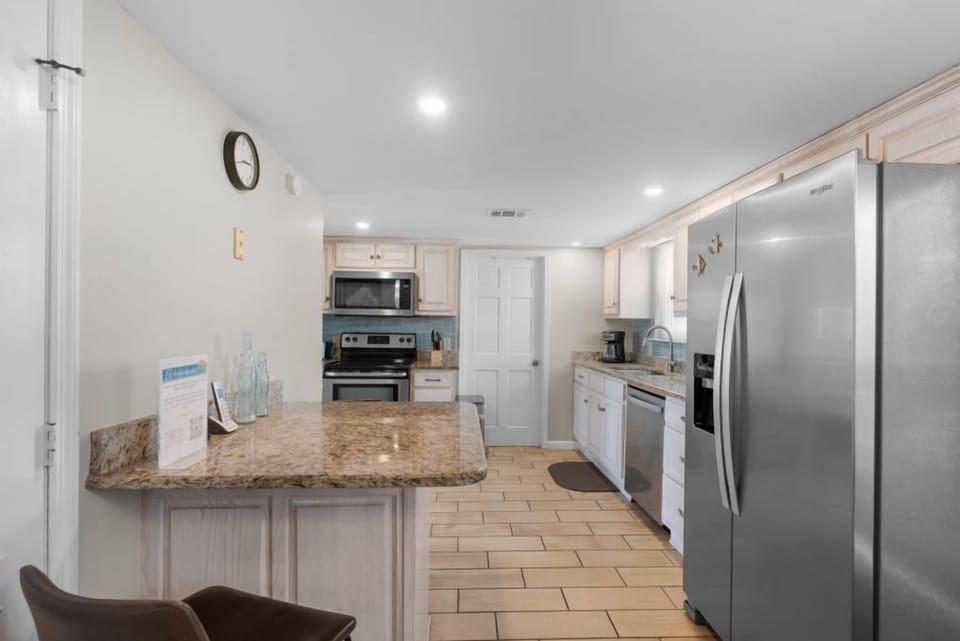 Sunset Daze Kitchen