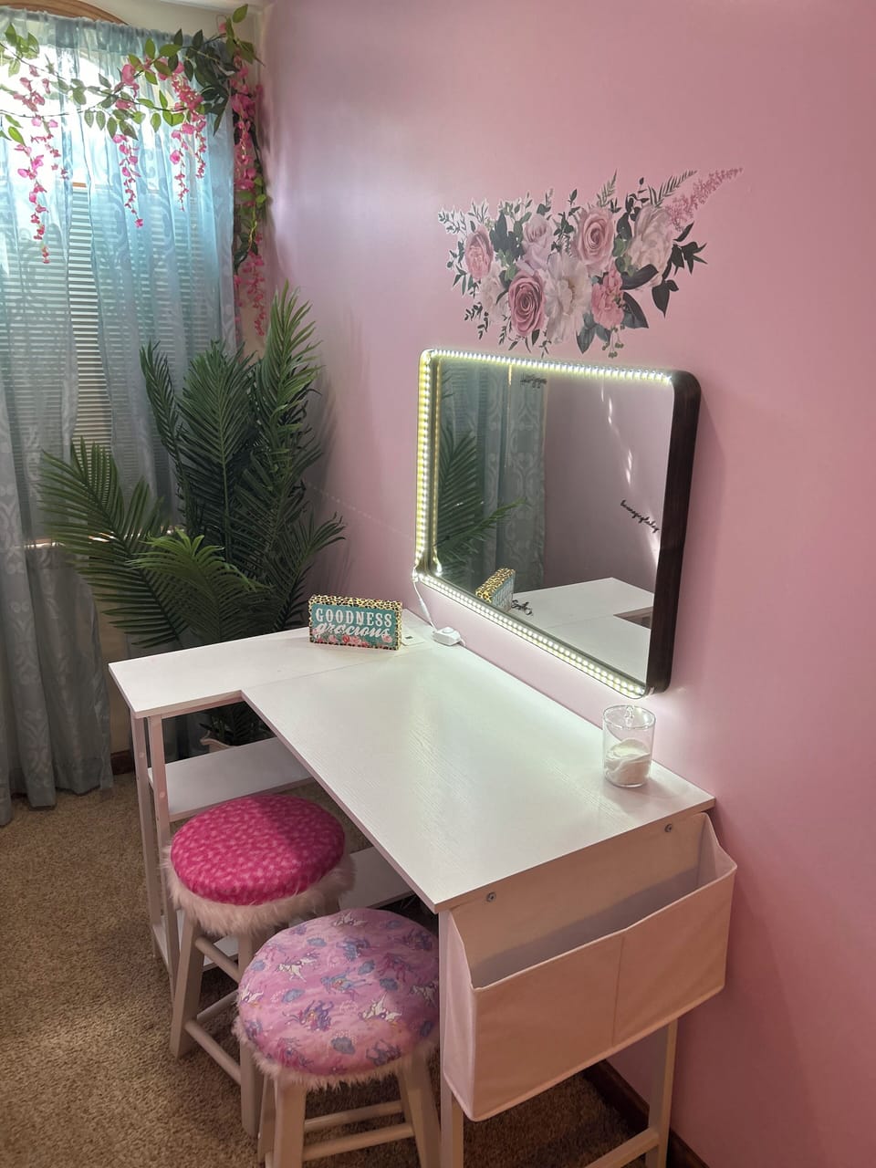 pink room 