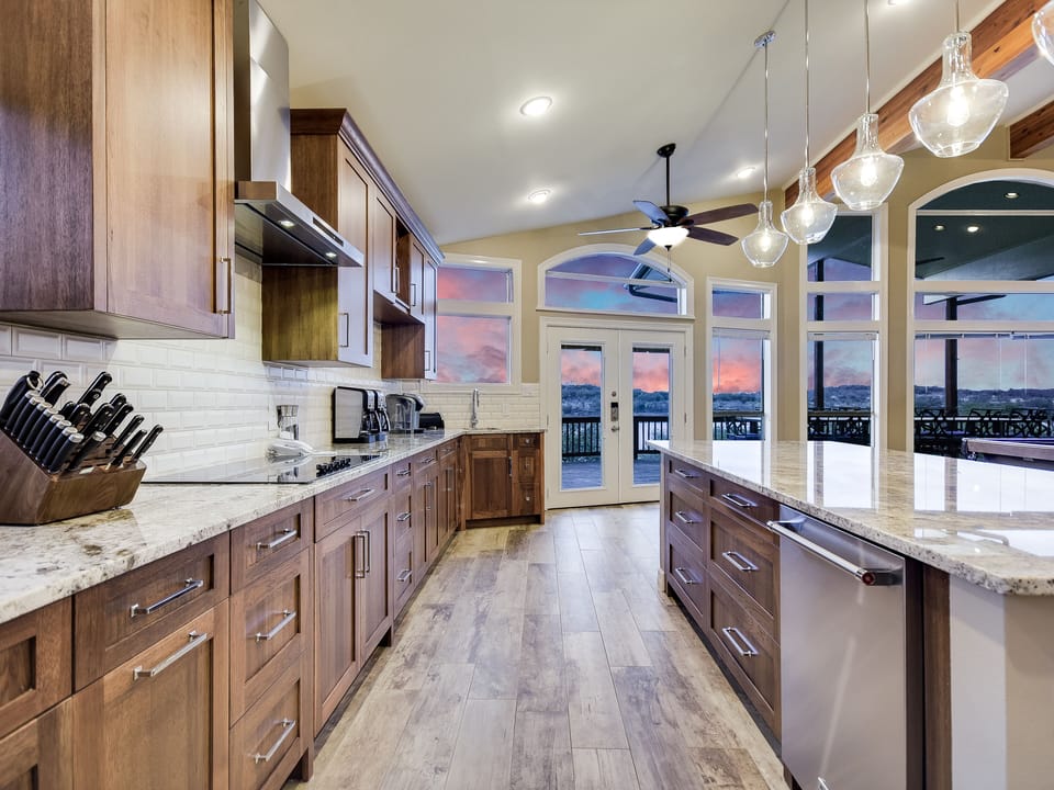 Well equipped kitchen with everything you might need