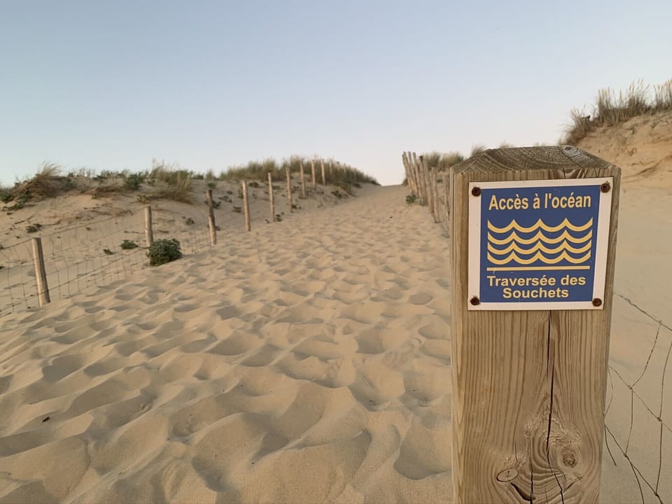 Cap Ferret, charm of a wooden cabin and comfort of a recent realization. House in La Teste-de-Buch