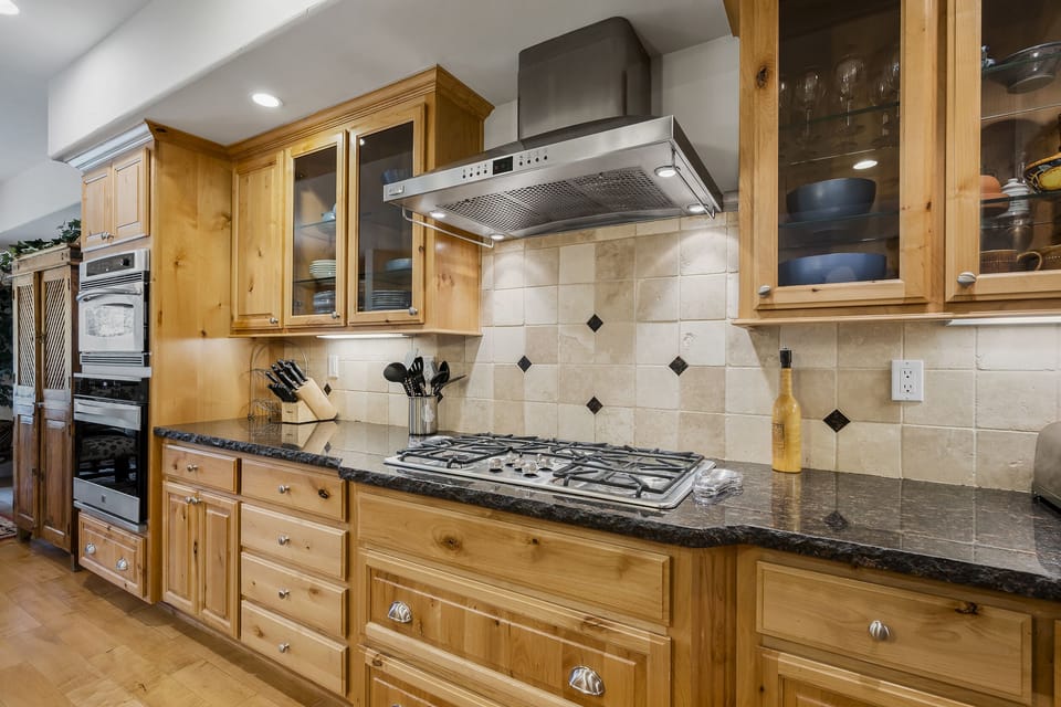 Kitchen: Pinyon Creek Upscale Vacation Retreat