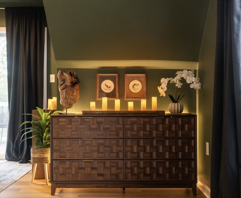Loft Master Bedroom - Green Room