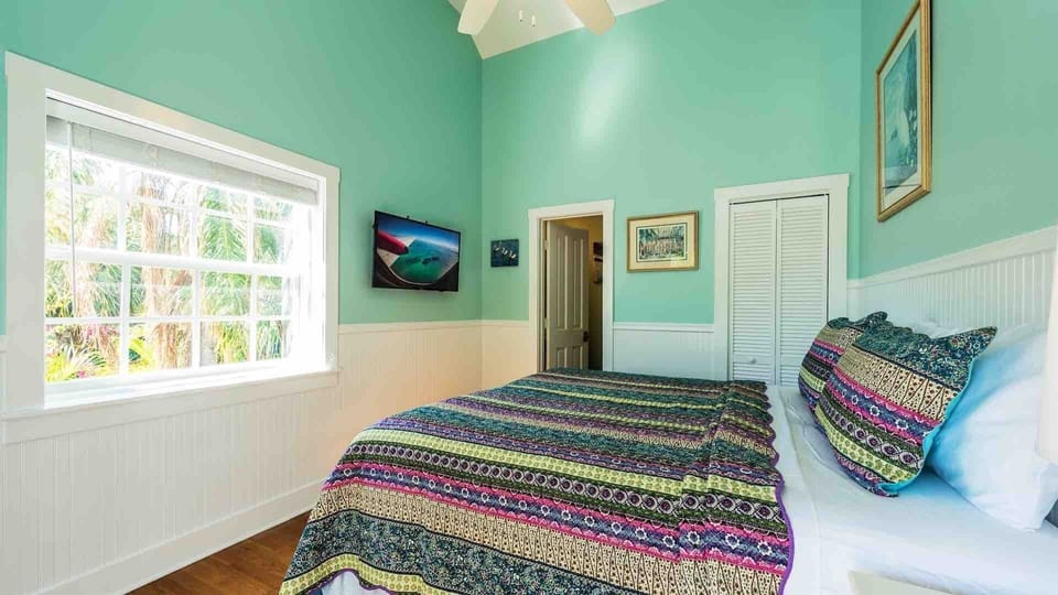 Bedroom #5 has a King bed...