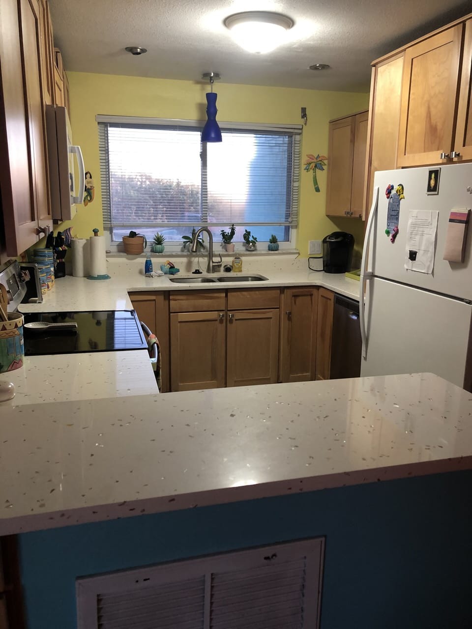 Full kitchen
