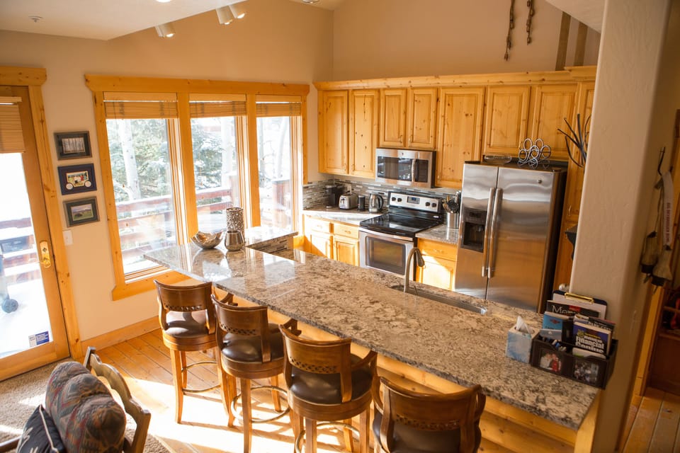 Fully equipped kitchen.

