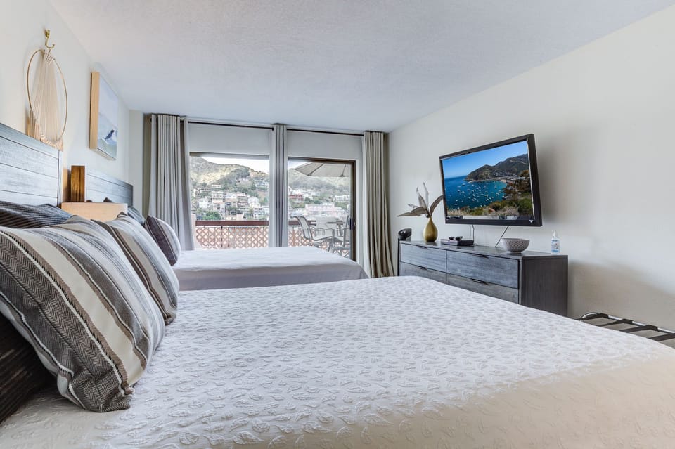 En Suite Bedroom-2 Queen Beds