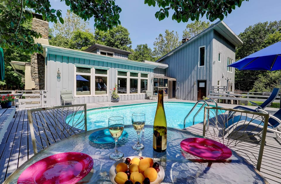 Dine by the pool. 