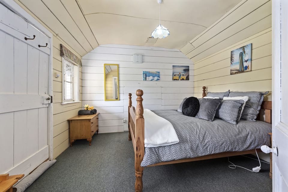 Queen Bedroom