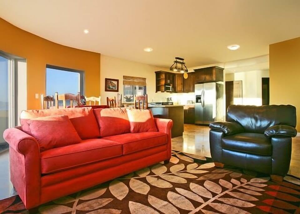 La Paloma livingroom and kitchen