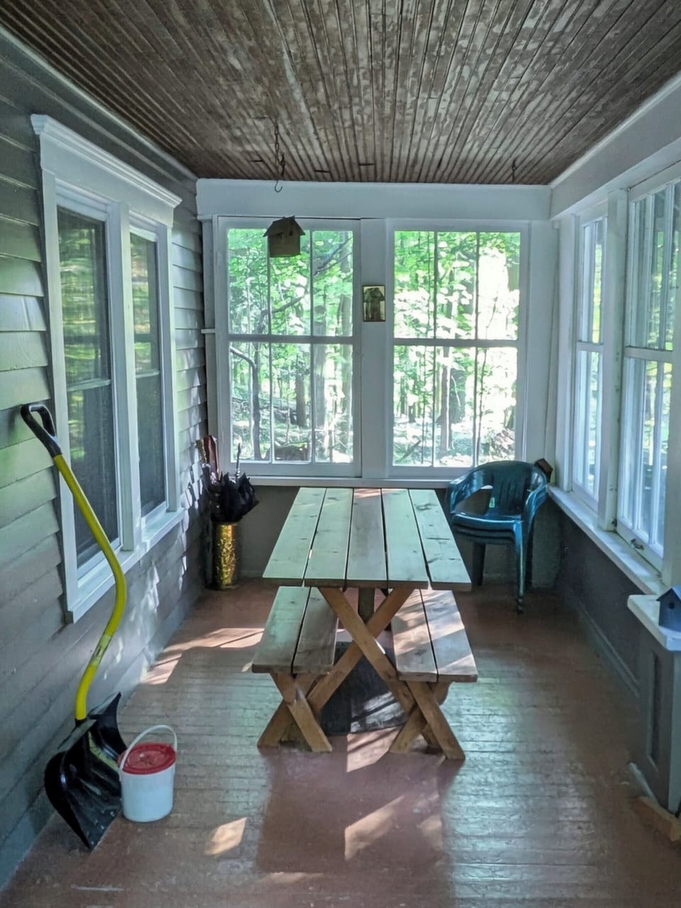 Picnic table for addtl dining - can be taken outside. Return if used outside!