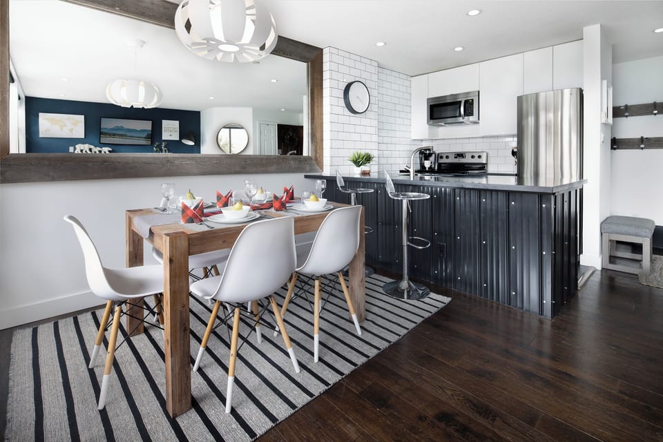 Enjoy the option of eating in!