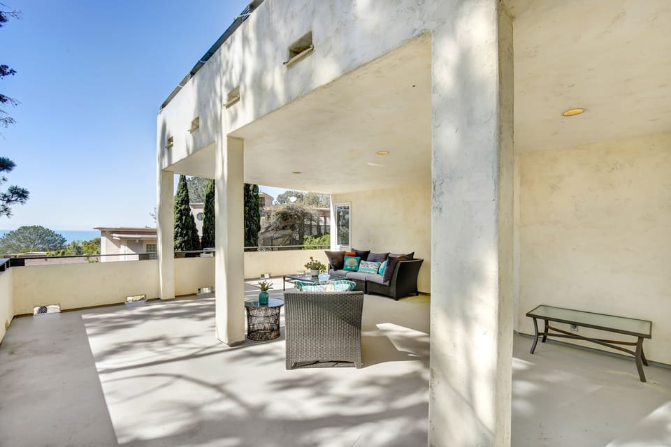 deck off of 2nd masterbed room 