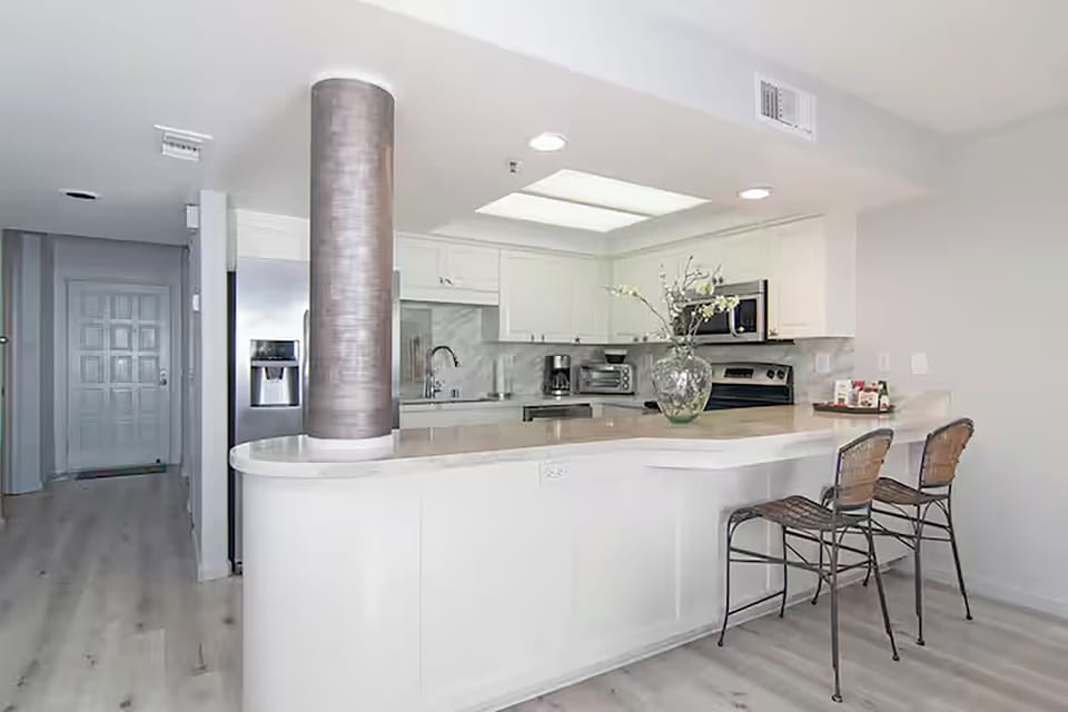 From morning coffee to evening feasts, this kitchen is ready for every craving.