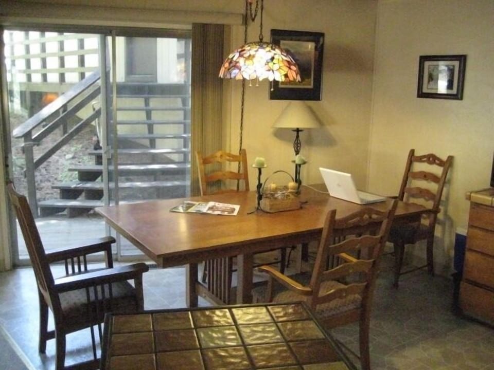 Dining Area for up to 8 people