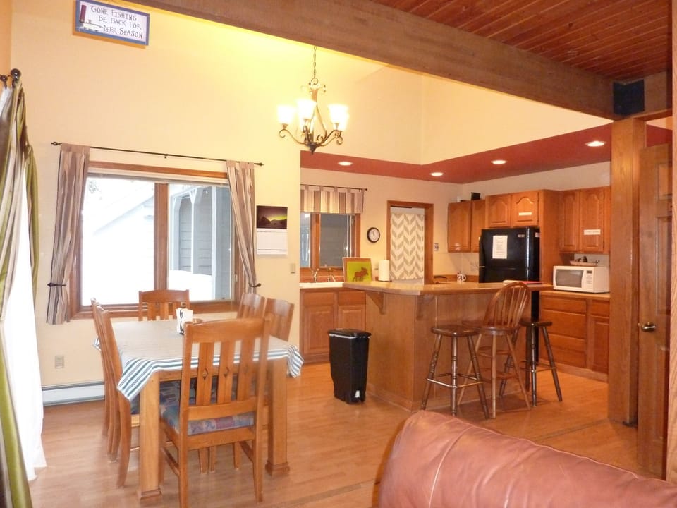 Unit A : Kitchen and dining area