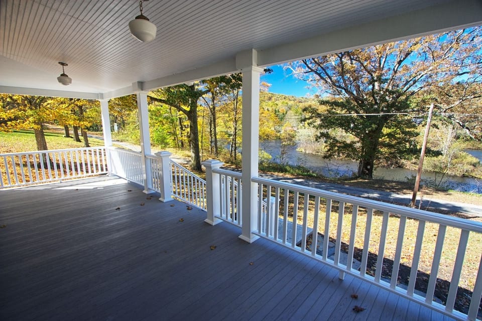 Riverhouse porch