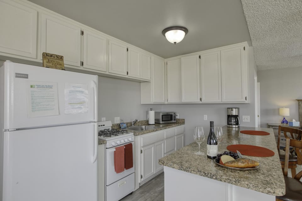 Full kitchen