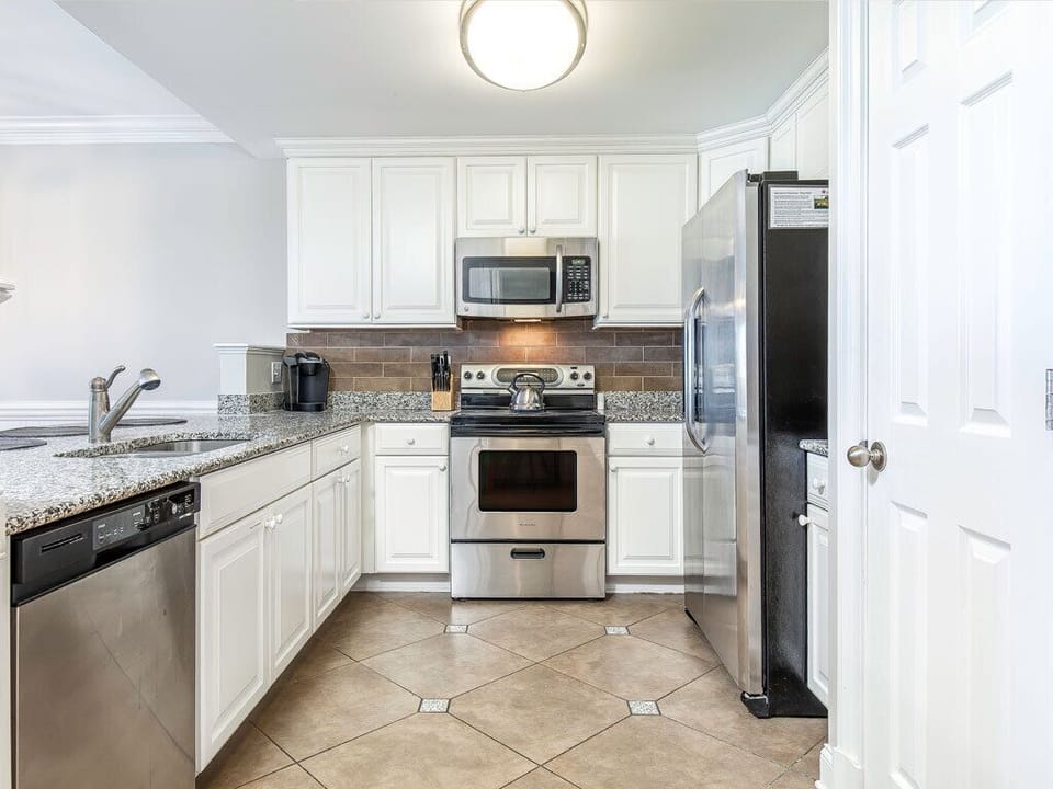 Fully equipped kitchen