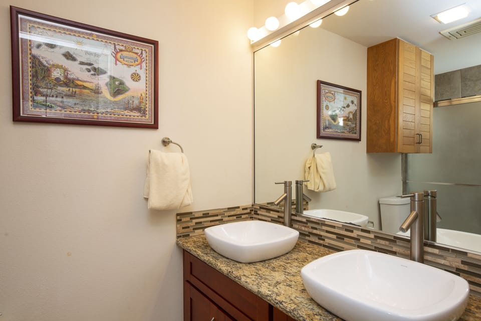 Sands of Kahana 318 Master Bathroom